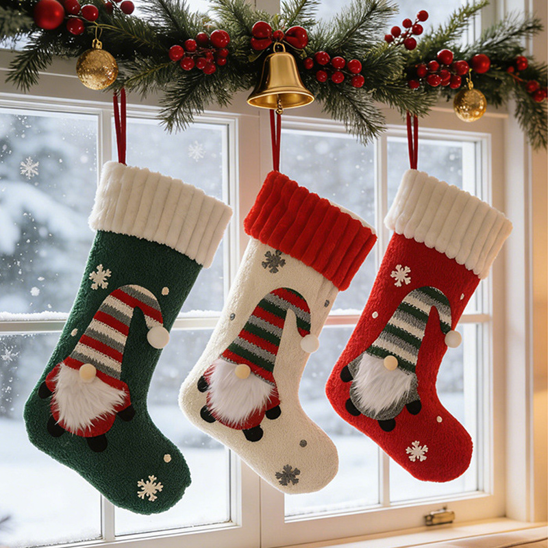 Large Faceless Old Man Christm - đánh giá và giá Christmas Stocking Hanging